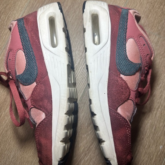 Shoes - Picture 6 of 13